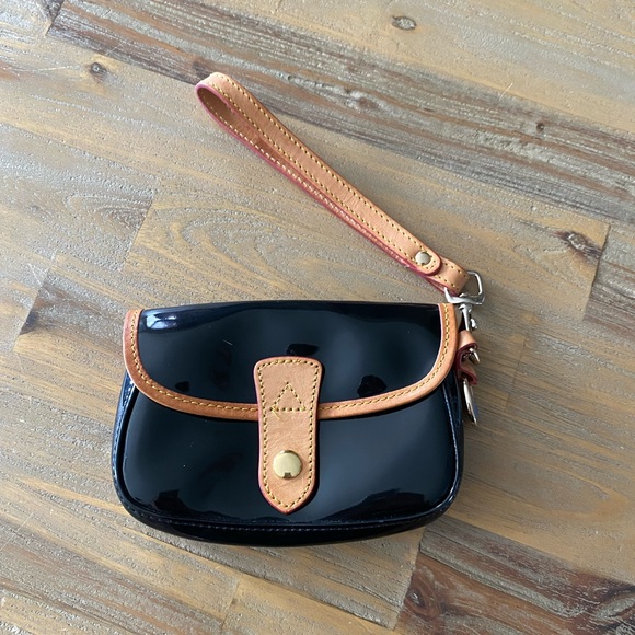 Dooney & Bourke, Black, Wristlet - Picture 1 of 10